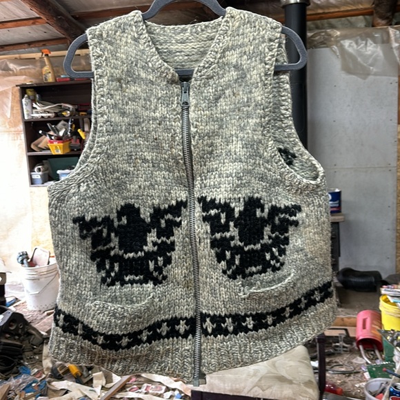 Wool vest - Picture 2 of 3